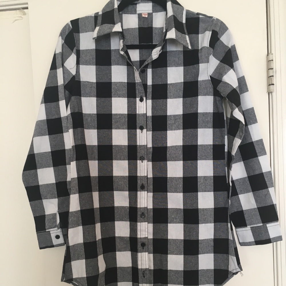 Black and White Plaid Top
